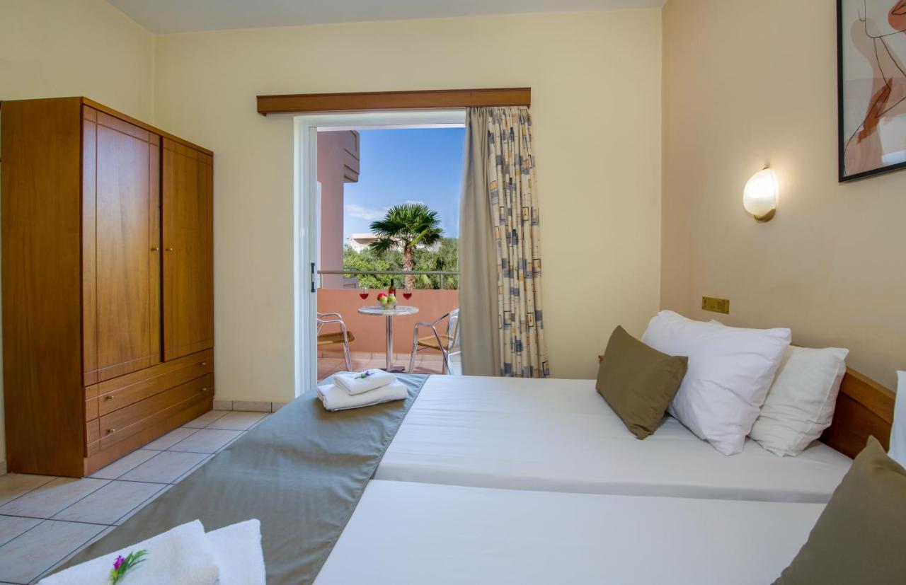Dias Hotel Apartments Agia Marina Esterno foto