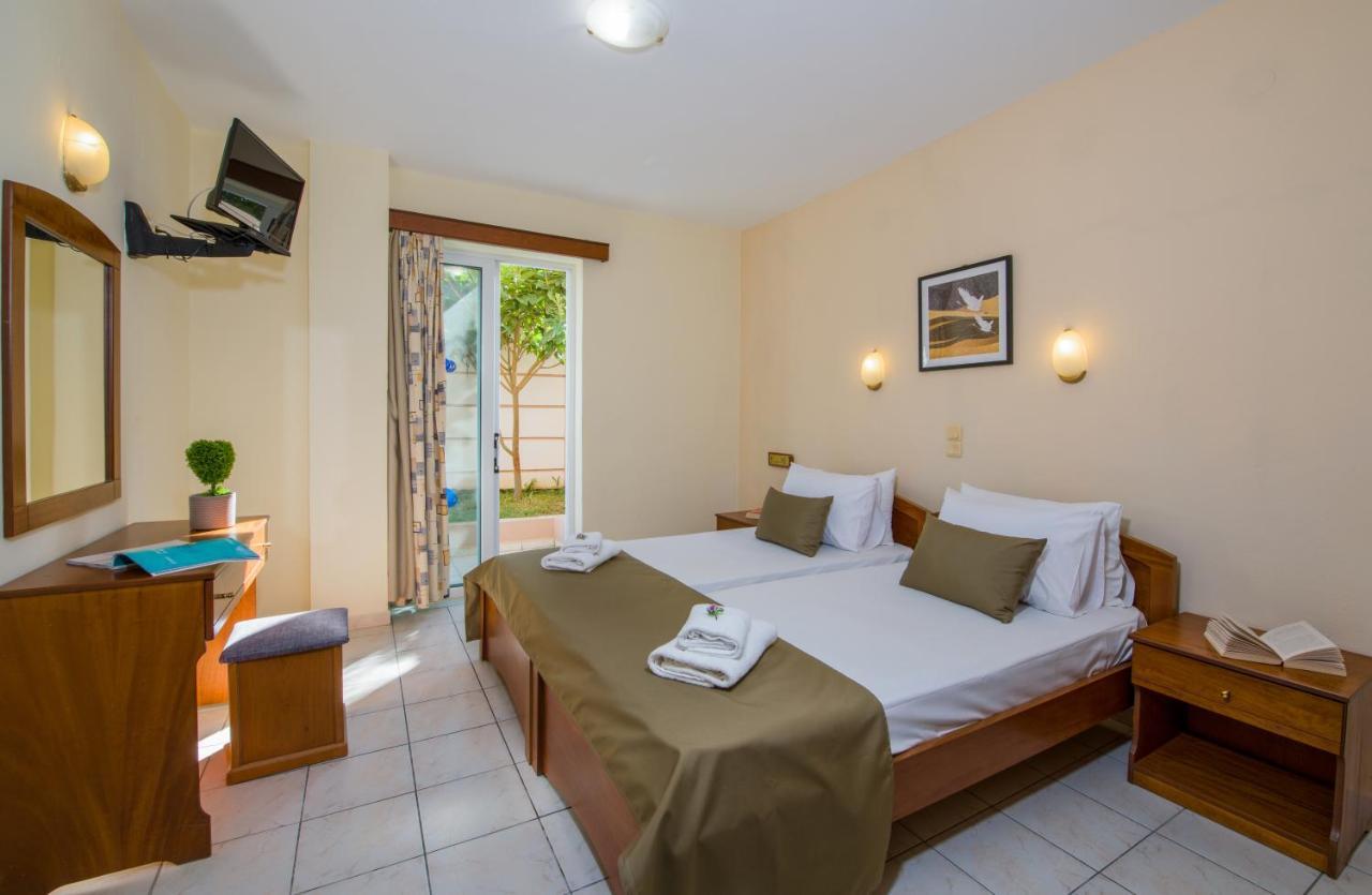 Dias Hotel Apartments Agia Marina Esterno foto
