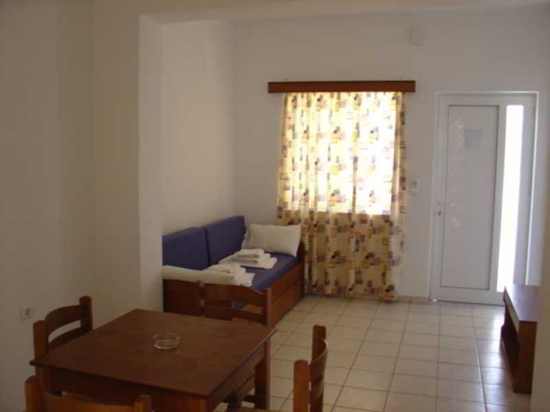 Dias Hotel Apartments Agia Marina Esterno foto