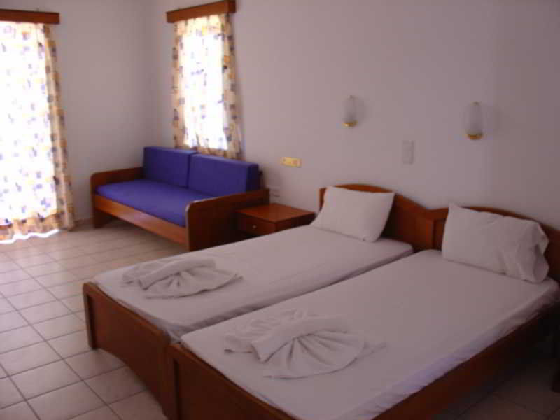 Dias Hotel Apartments Agia Marina Esterno foto