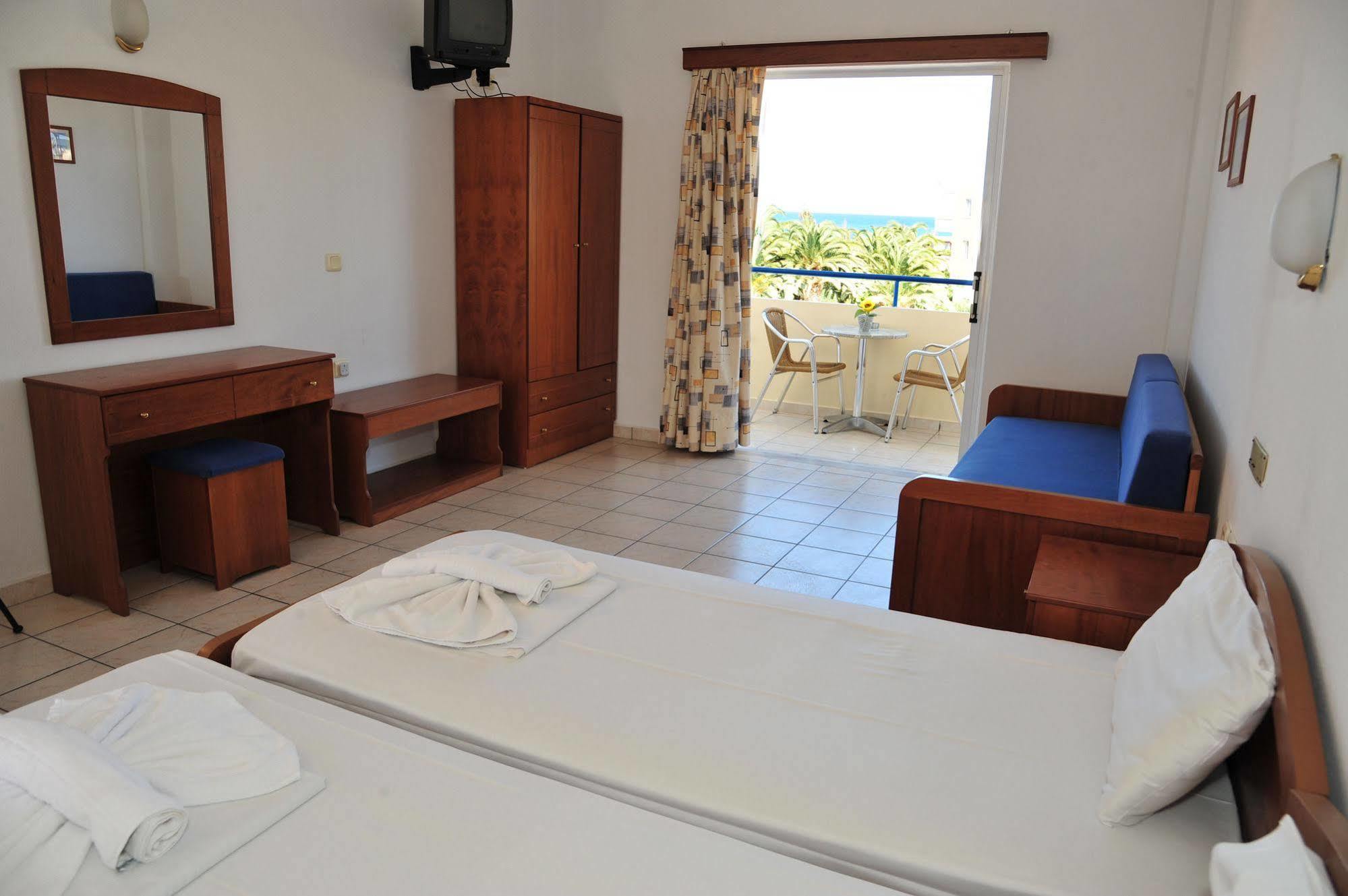 Dias Hotel Apartments Agia Marina Esterno foto