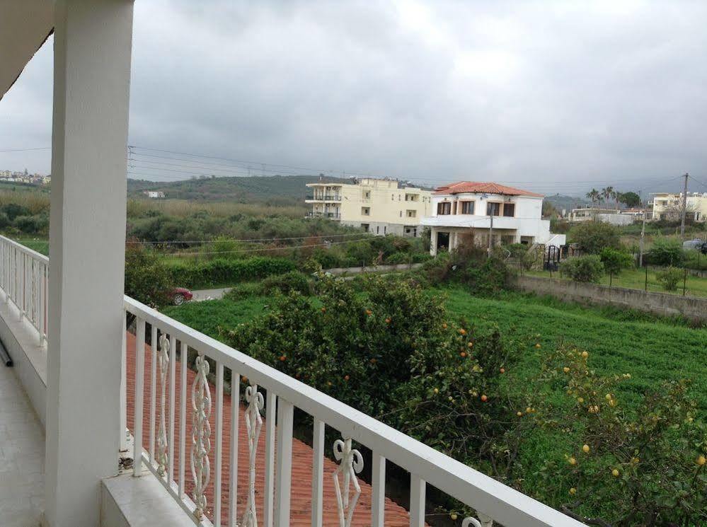 Dias Hotel Apartments Agia Marina Esterno foto